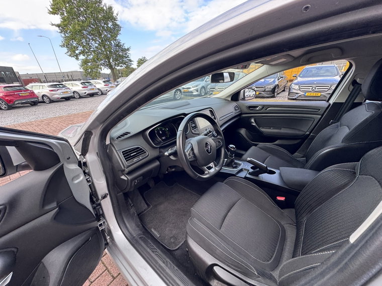 Vehicle Image 18
