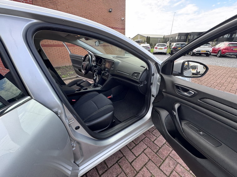 Vehicle Image 24