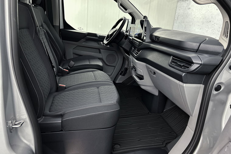 Vehicle Image 22