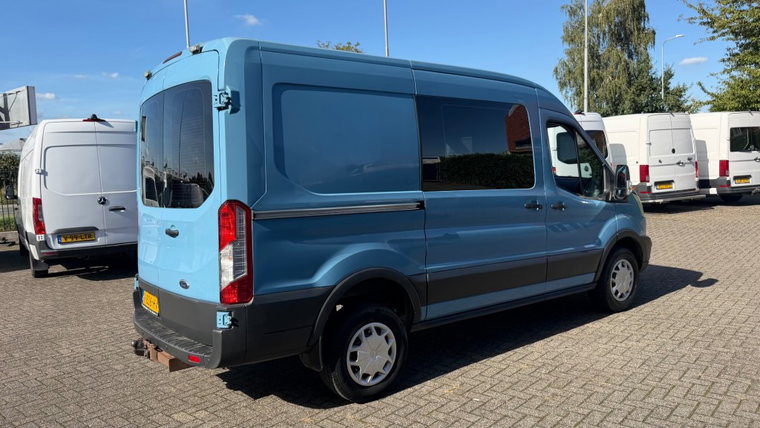 Vehicle Image 9