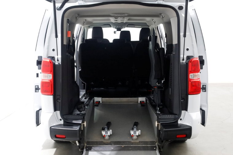 Vehicle Image 18