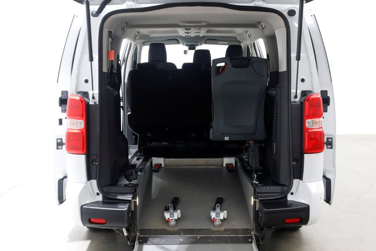 Vehicle Image 19