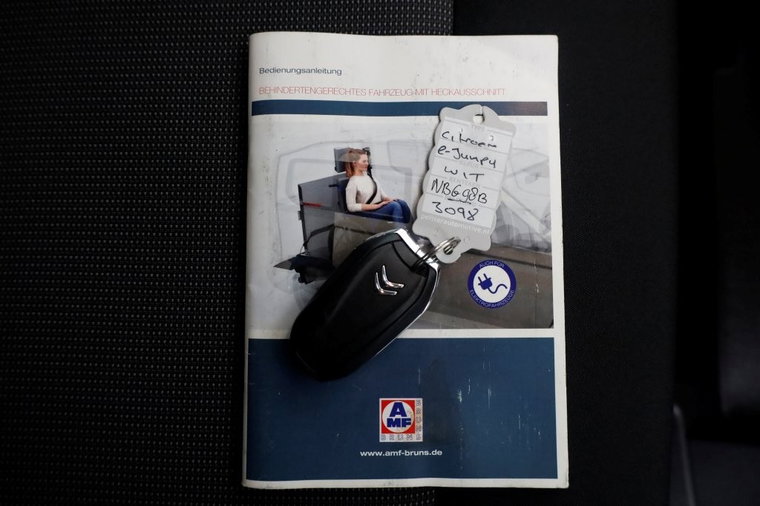 Vehicle Image 11