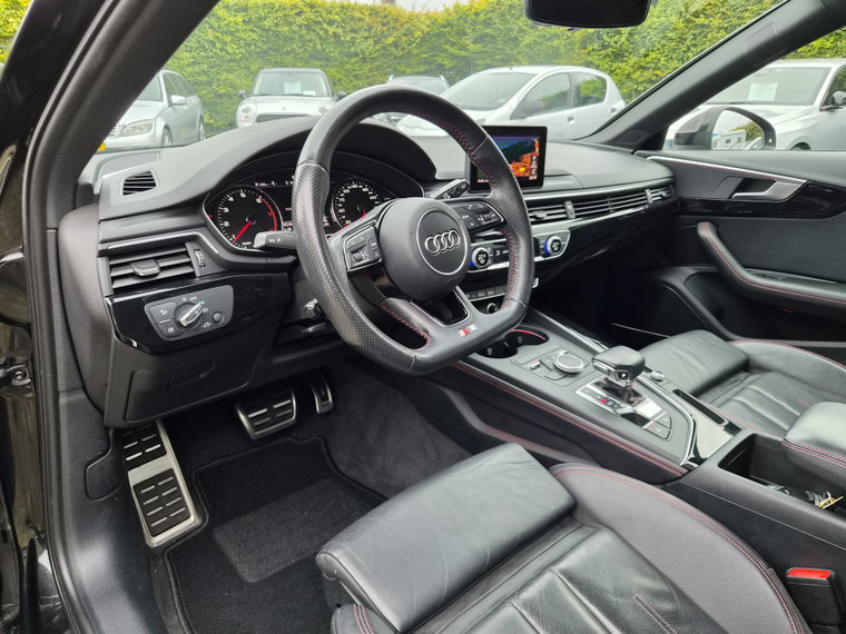 Vehicle Image 25