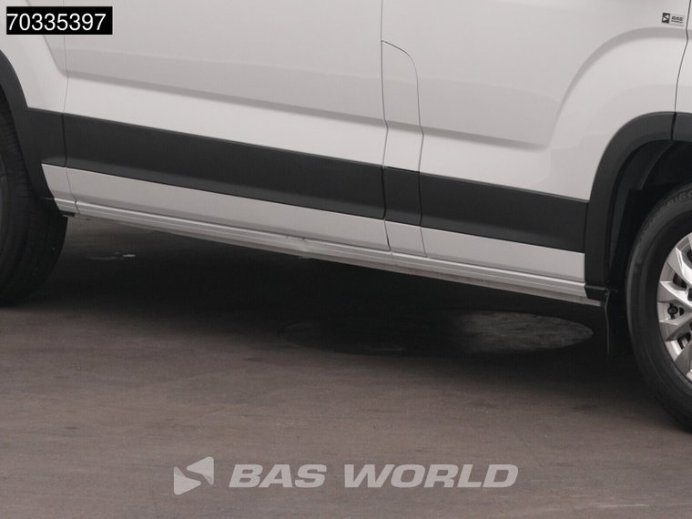 Vehicle Image 38
