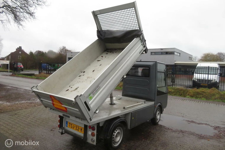 Vehicle Image 12
