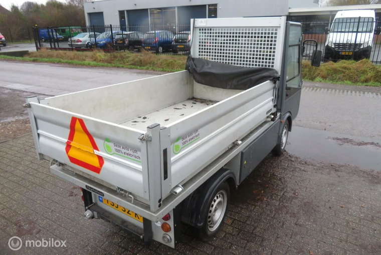 Vehicle Image 16