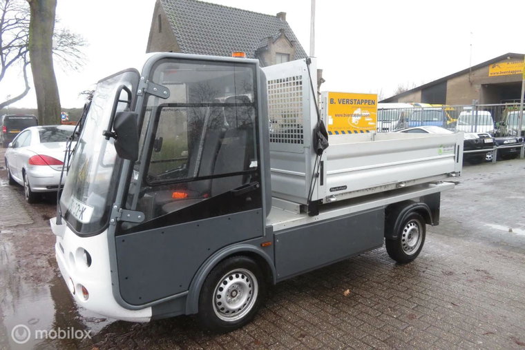 Vehicle Image 23