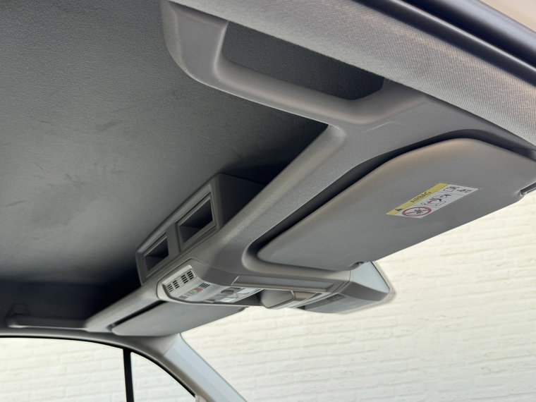 Vehicle Image 37