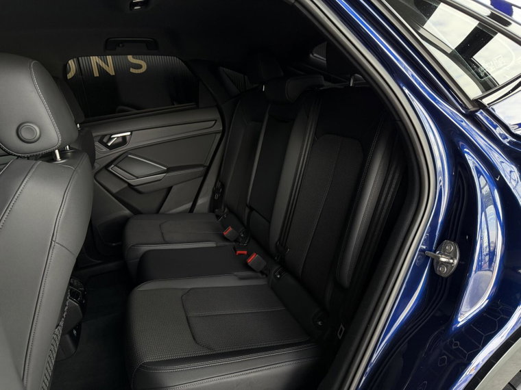 Vehicle Image 45