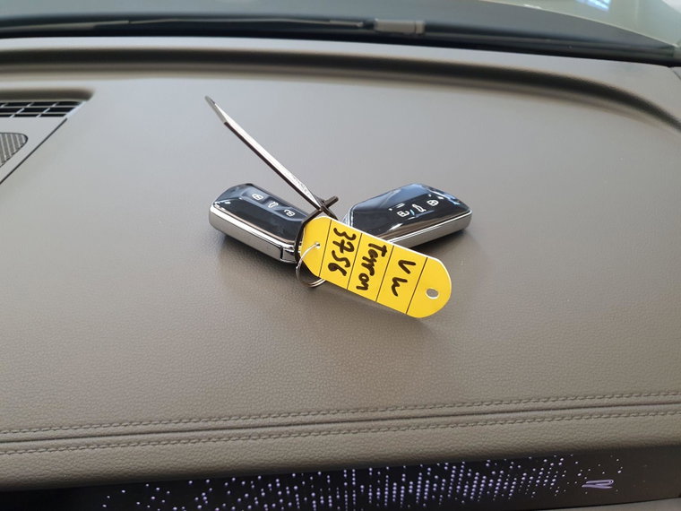 Vehicle Image 32
