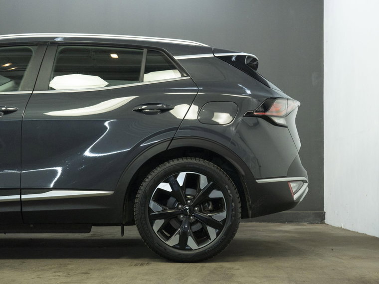 Vehicle Image 48