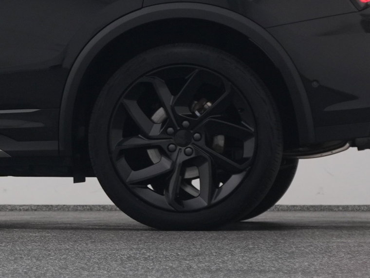 Vehicle Image 40