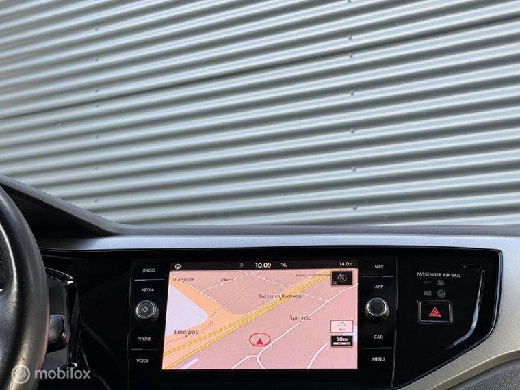Vehicle Image 21