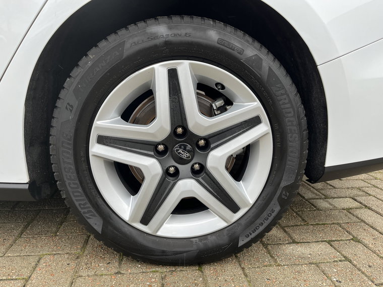 Vehicle Image 33
