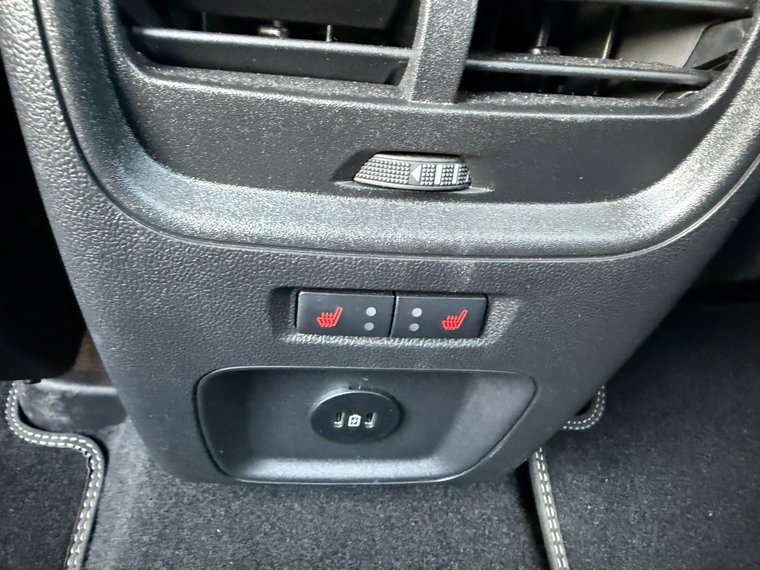 Vehicle Image 29