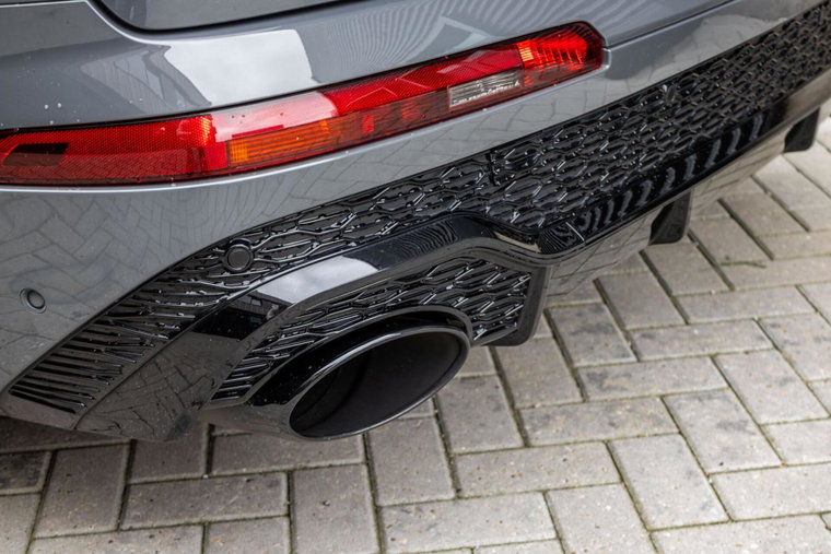Vehicle Image 24