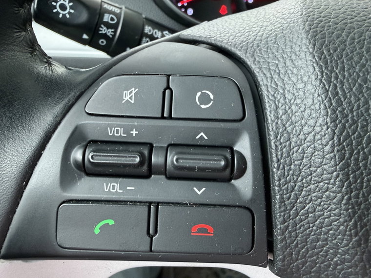 Vehicle Image 28