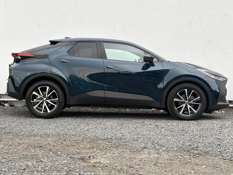 Vehicle Image 12