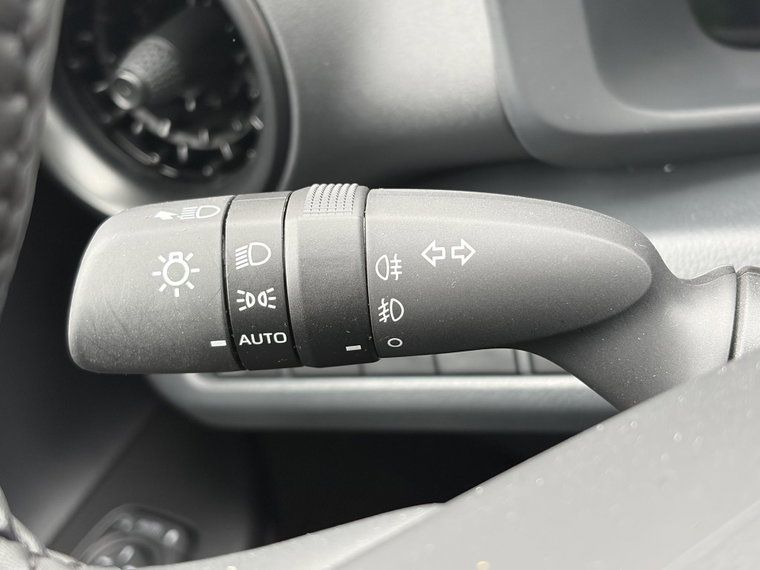 Vehicle Image 24