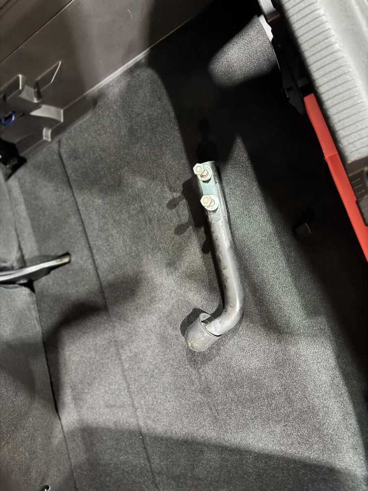 Vehicle Image 25