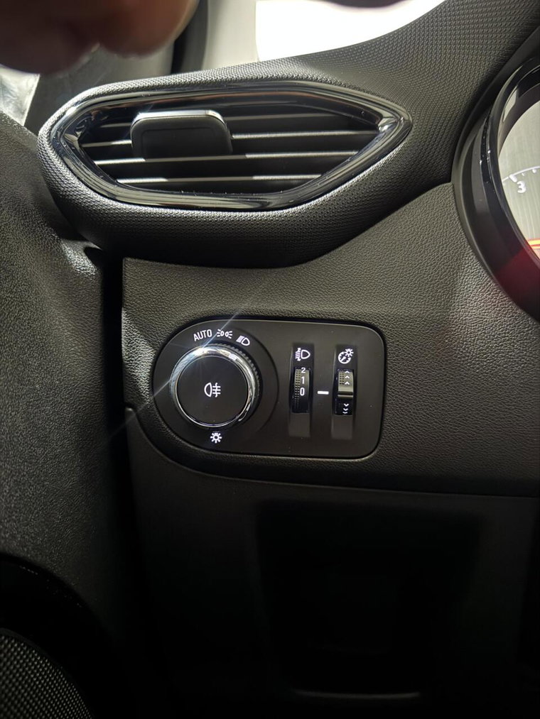 Vehicle Image 27