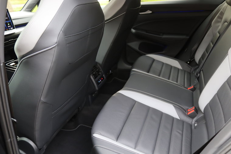 Vehicle Image 33