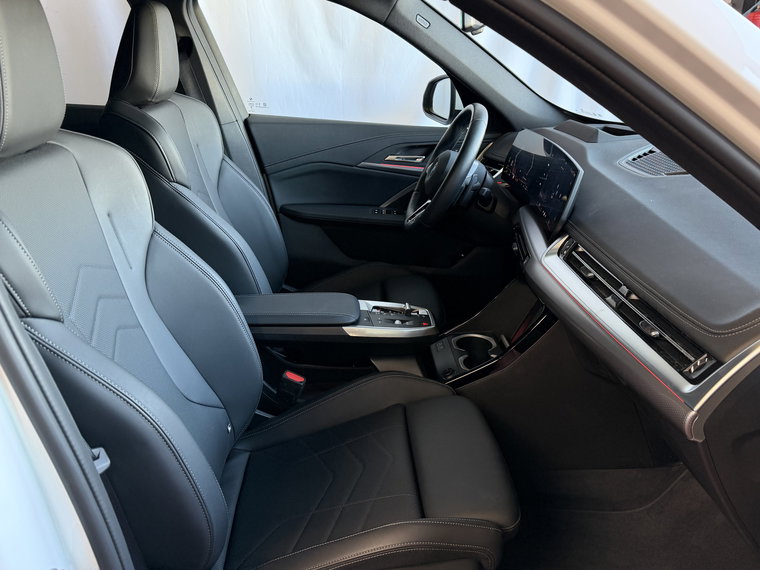 Vehicle Image 36