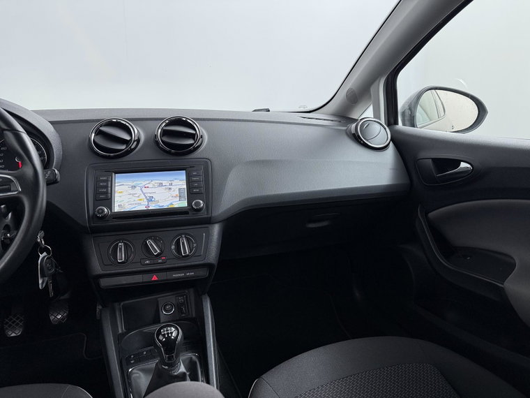 Vehicle Image 32