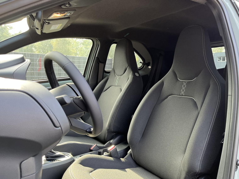 Vehicle Image 13