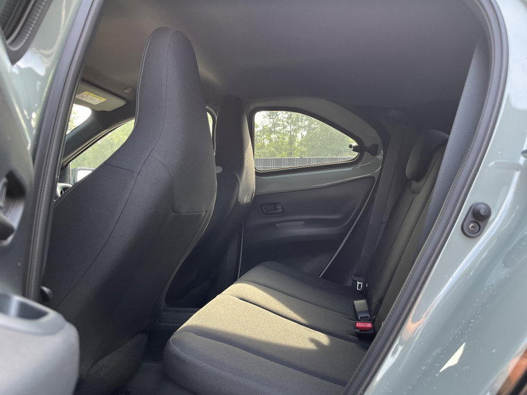 Vehicle Image 15
