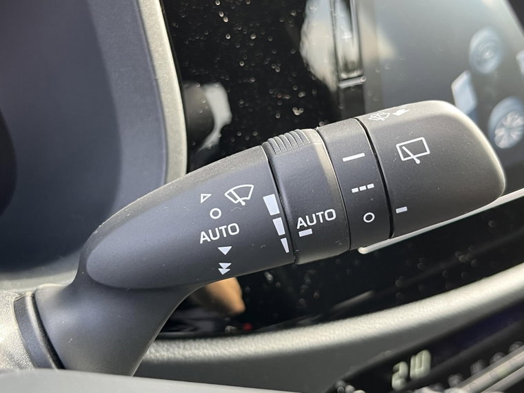 Vehicle Image 28