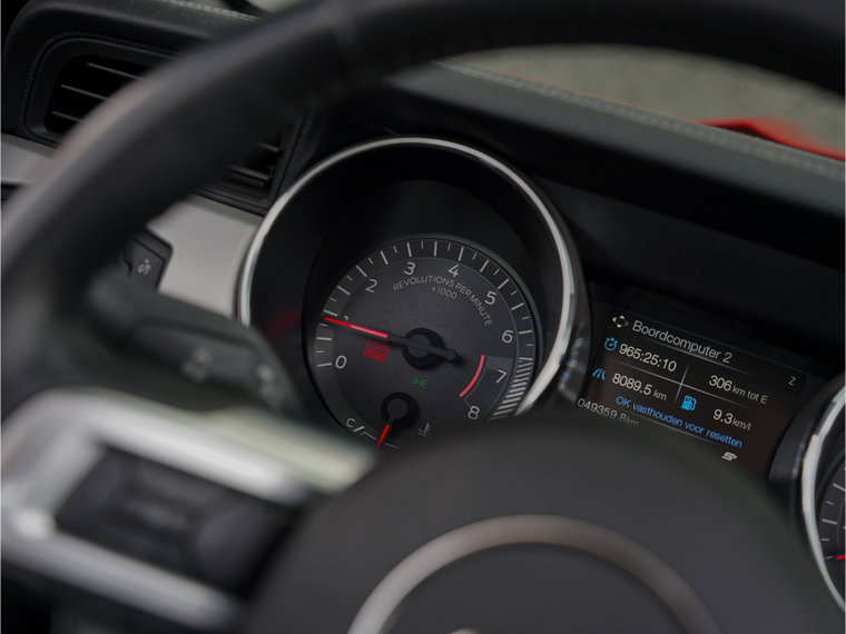 Vehicle Image 38