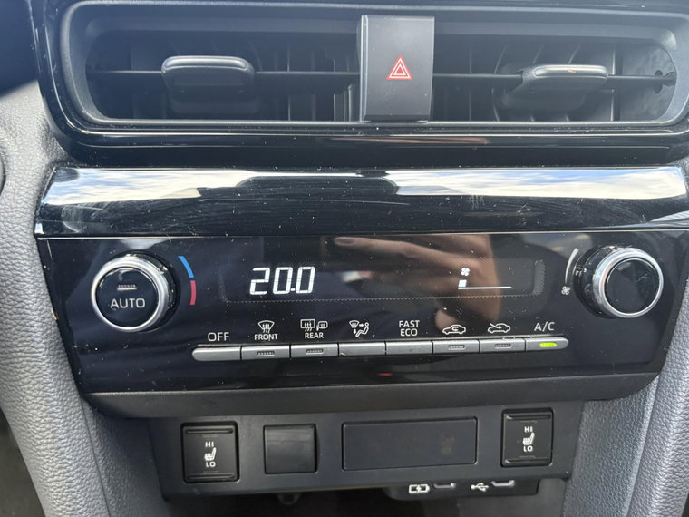 Vehicle Image 17