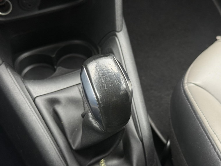 Vehicle Image 24