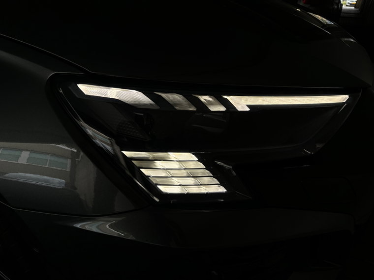 Vehicle Image 38