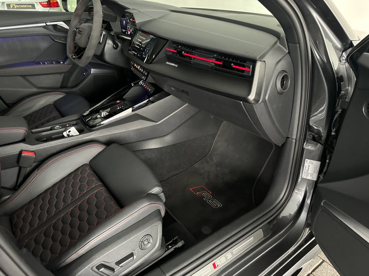 Vehicle Image 41