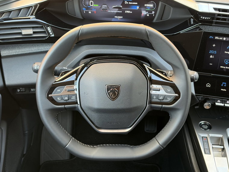 Vehicle Image 25