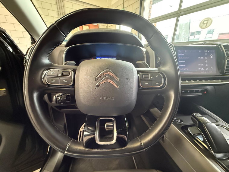 Vehicle Image 17
