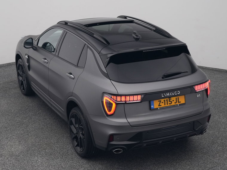 Vehicle Image 25