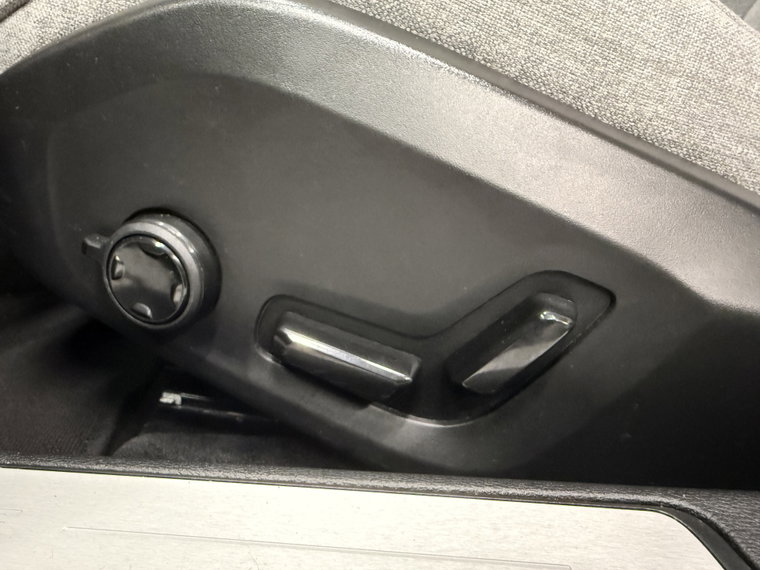Vehicle Image 51