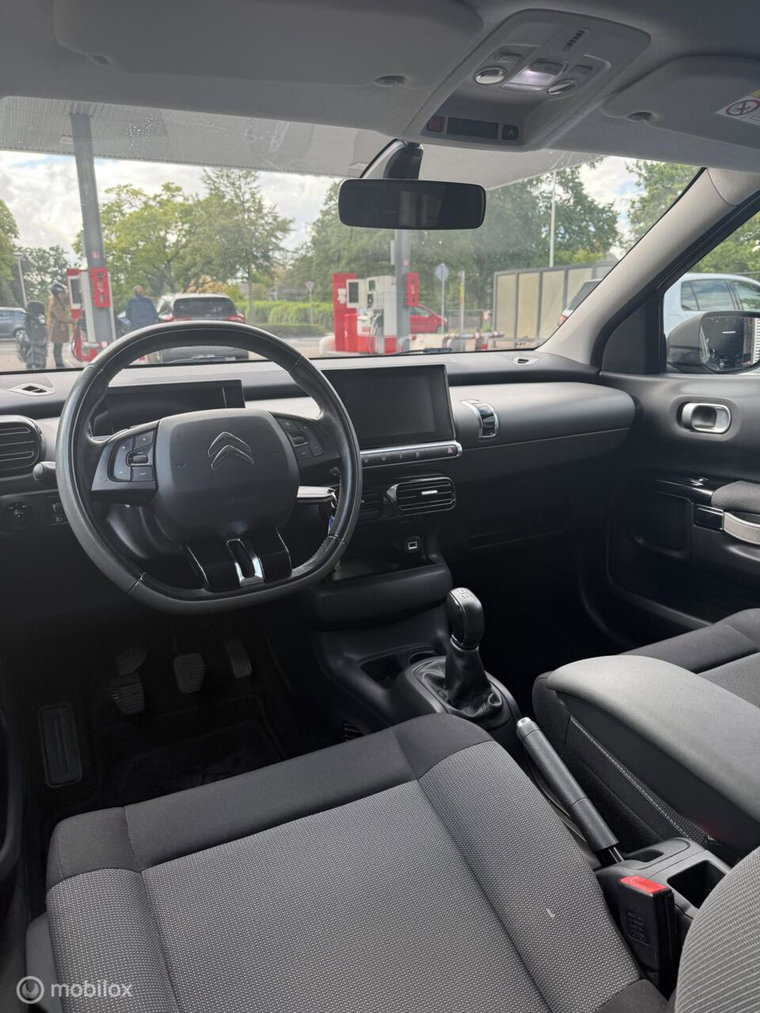 Vehicle Image 11