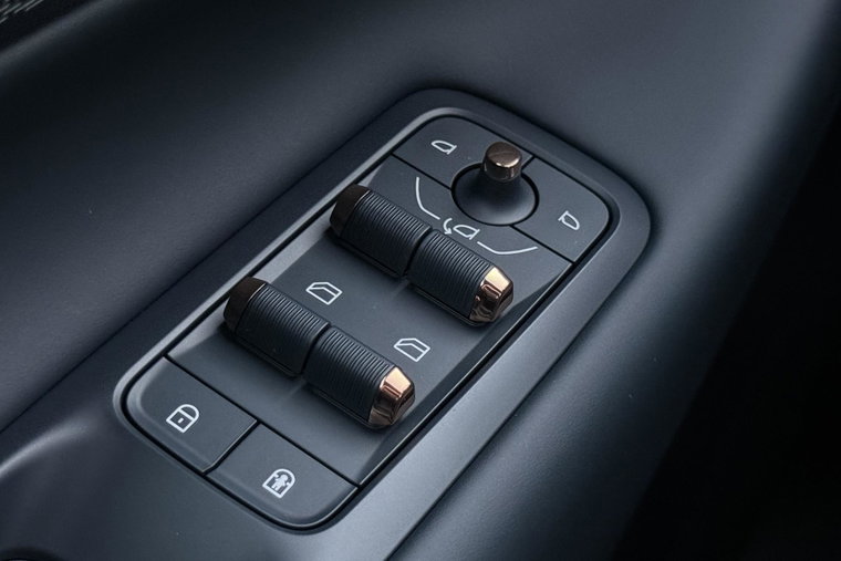 Vehicle Image 33
