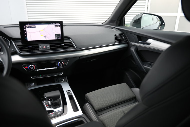 Vehicle Image 38