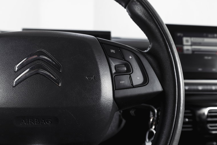 Vehicle Image 30