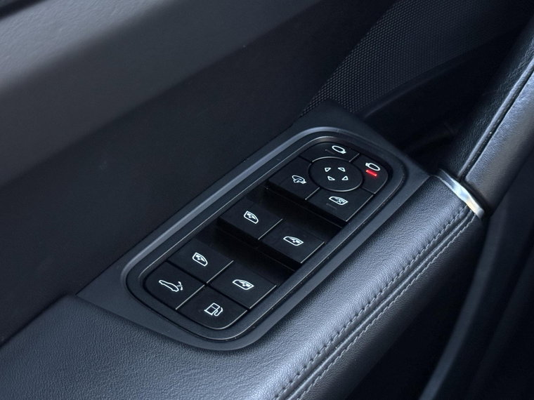 Vehicle Image 40