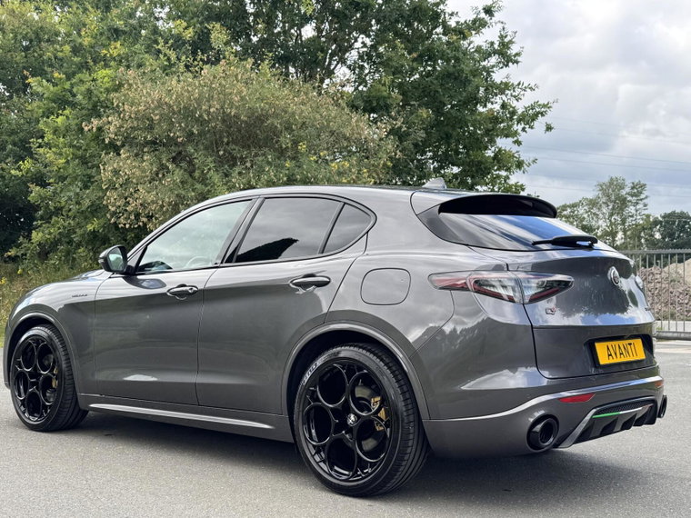 Vehicle Image 23