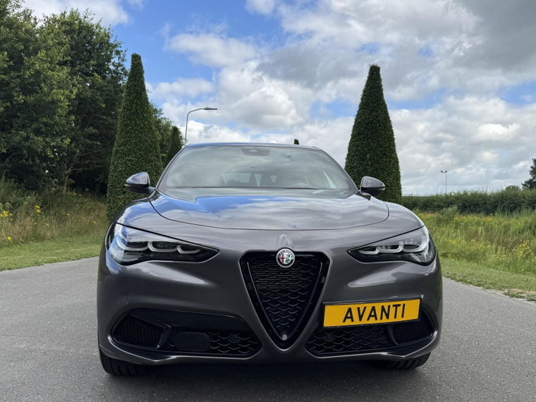 Vehicle Image 24