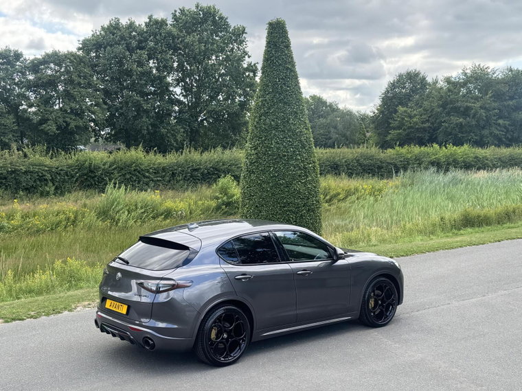Vehicle Image 27