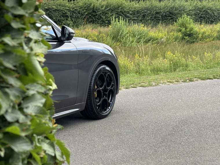 Vehicle Image 30